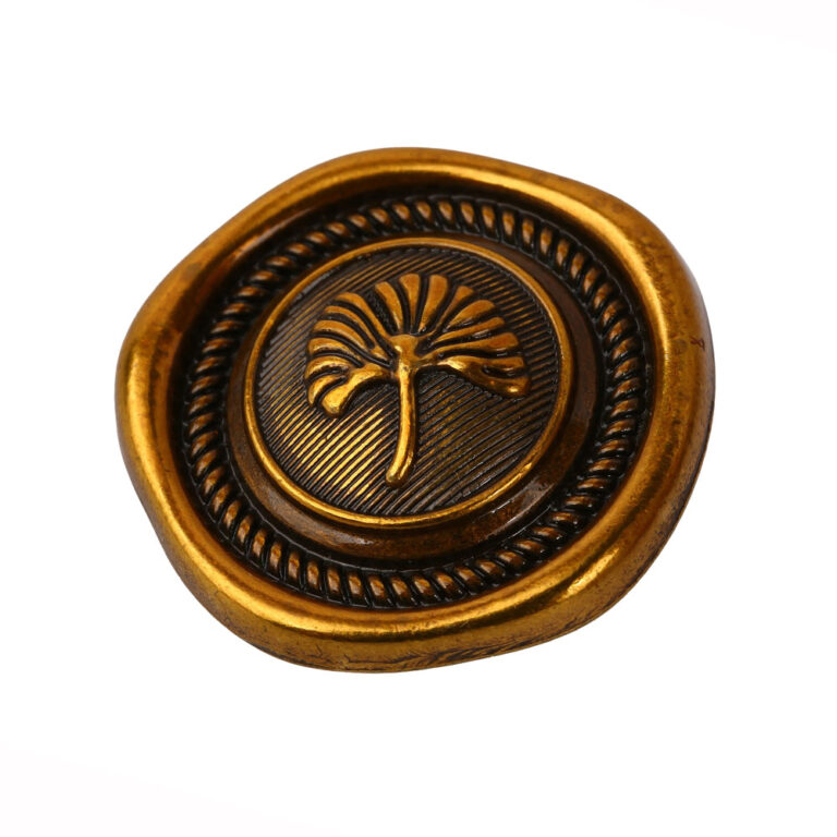 Vintage metal buttons with a 3D embossed lion head and decorative outer chain border for fashion design.