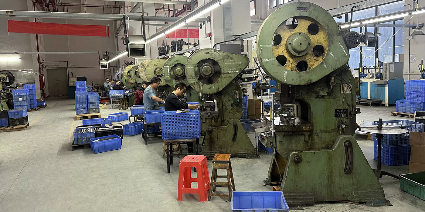 High-tonnage zinc alloy die-casting and stamping workshop at DG Buddy factory in Dongguan