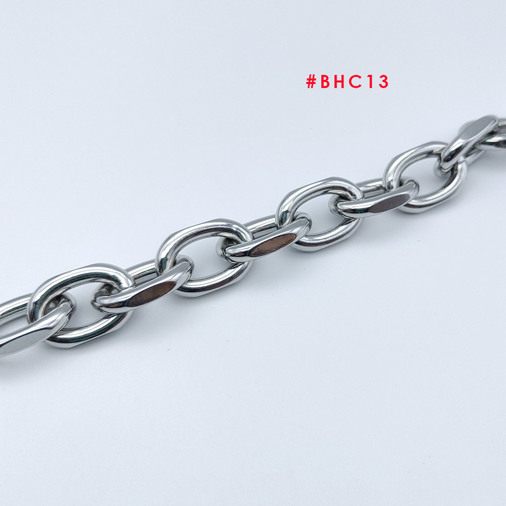 Smooth stainless steel oval bag chain BHC-13 close-up