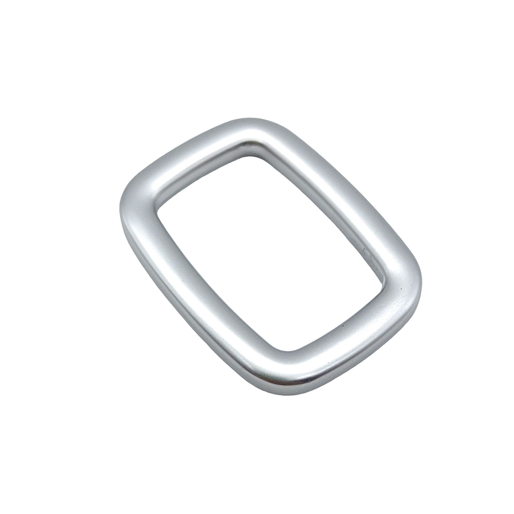 Rounded rectangular ring for bags with a smooth zinc alloy profile